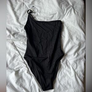 Black One-Shoulder Swimsuit